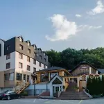 West Hotel 3*