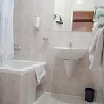 Hotel West