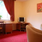West Otel 3*