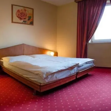 West Hotel