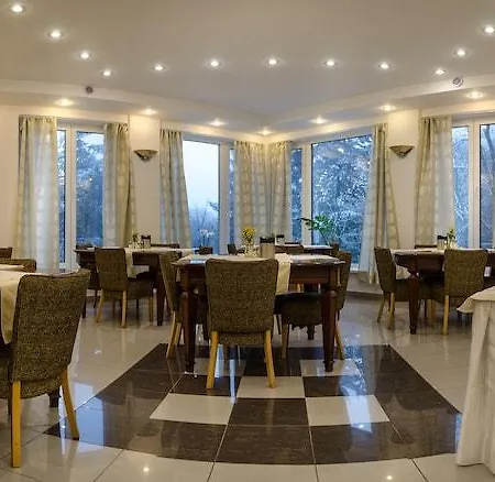 West Szálloda 3*