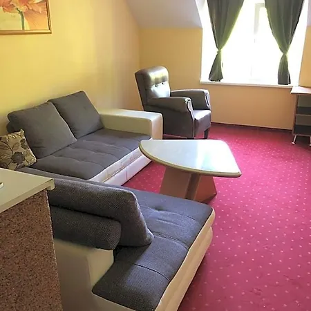 Otel West