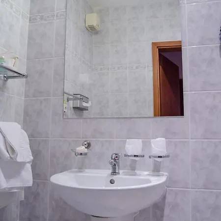 Szálloda West