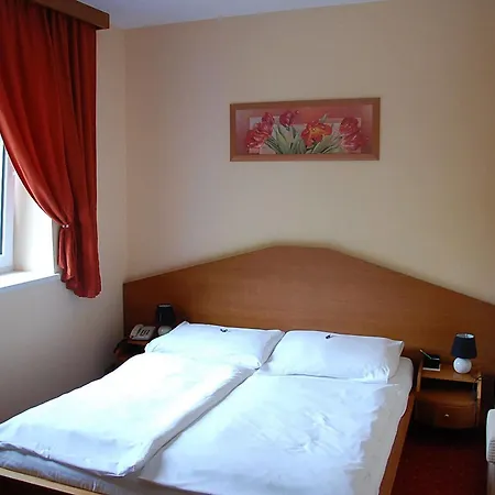 Szálloda West Pozsony