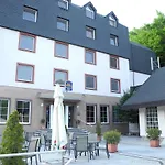 West Hotel