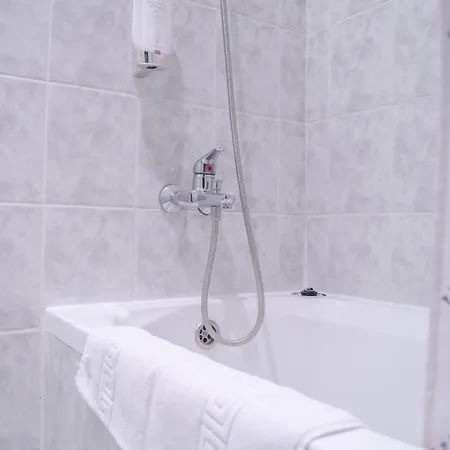 Hotel West