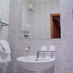Szálloda West